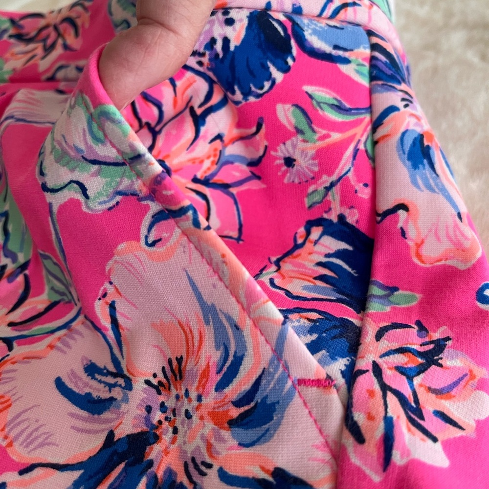 Lilly Pulitzer Pink Floral Scallop Shorts 10 EUC! - Picture 9 of 11